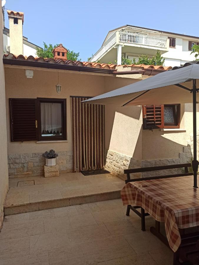 Adria Apartments Pula Exterior photo